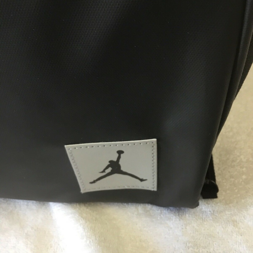 nike jordan duffle bag 8A0083 023 nwt - Picture 5 of 7